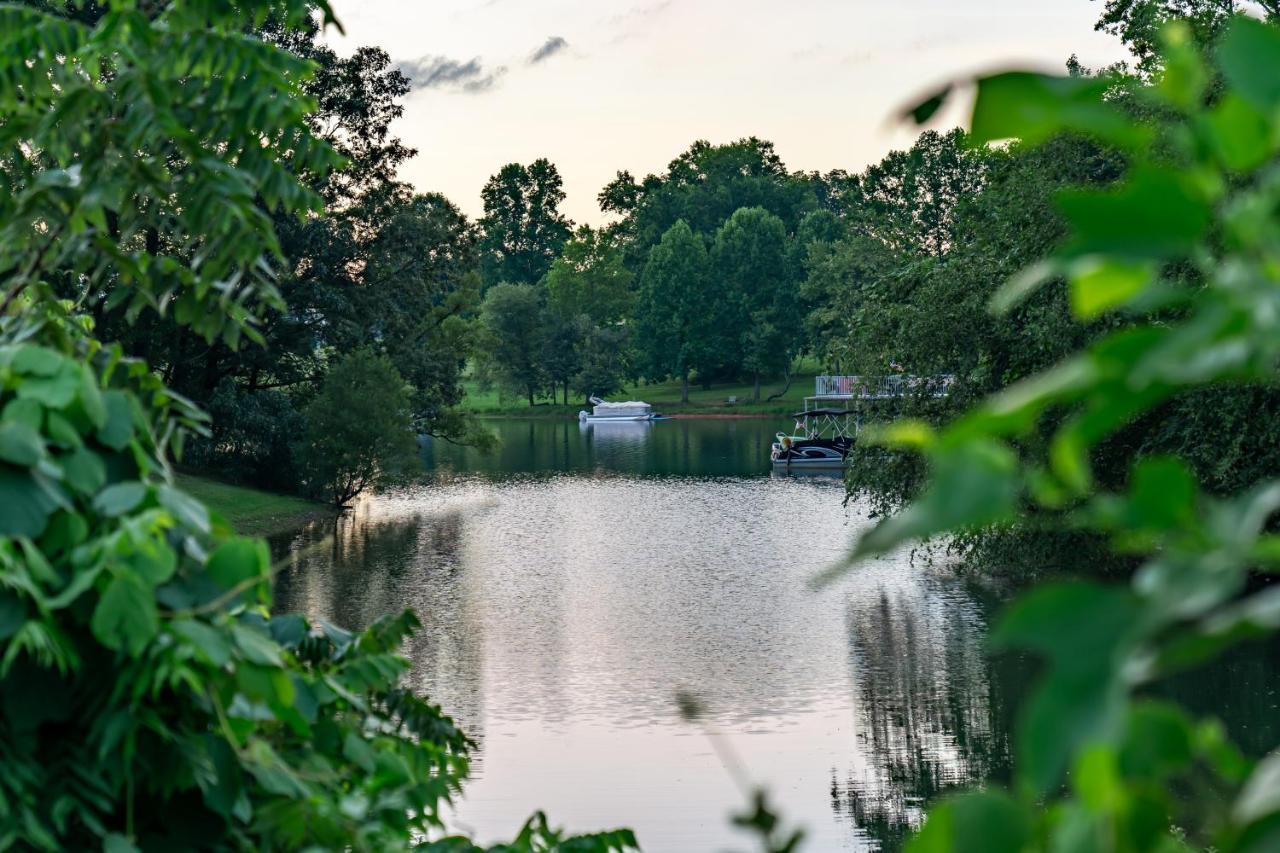 Retreat On The Lake 海厄沃西 外观 照片